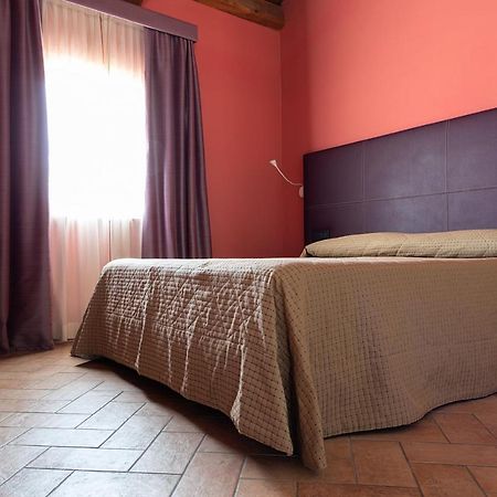 Magione Papale Relais Hotel L'Aquila Bagian luar foto