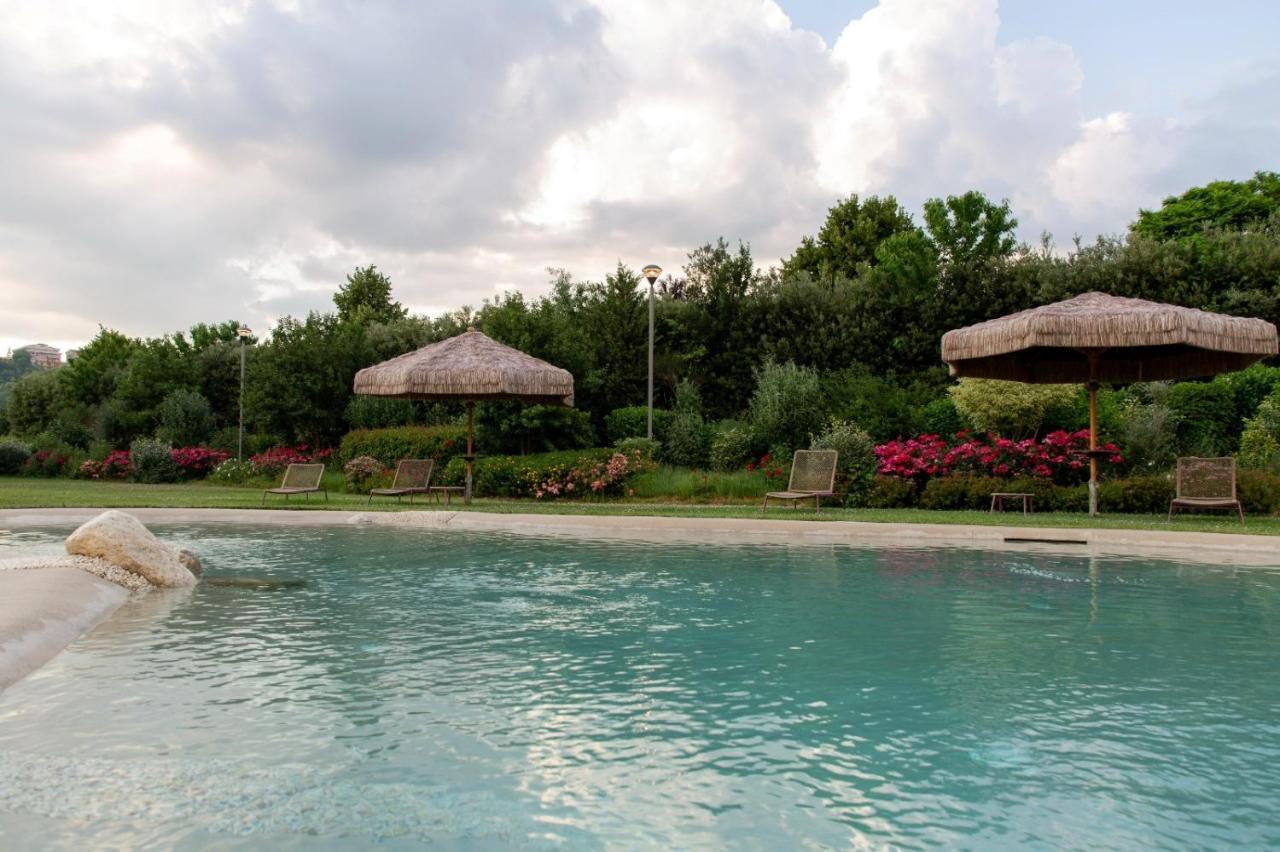Magione Papale Relais Hotel L'Aquila Bagian luar foto