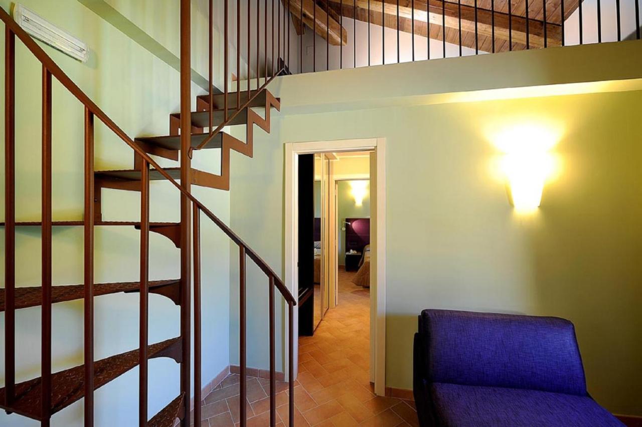Magione Papale Relais Hotel L'Aquila Bagian luar foto